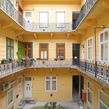 V27 Vadasz Apartment Budapest Luaran gambar